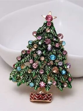 Gorgeous Christmas Tree Brooch Pin
